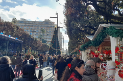 Bari, il doppio volto di piazza Umberto: lo spaccio di droga a due passi dal villaggio di Natale