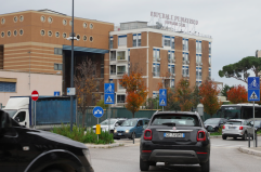 Bari, traffico in tilt in via Amendola nelle ore di punta: l'Ospedaletto inaccessibile