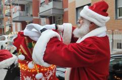 Babbo Natale Barese porta la magia del Natale ai piccoli pazienti del Policlinico di Bari