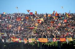 Il Lecce non &egrave; mai solo: in 200 mila allo stadio. Ottavo posto in serie A