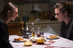 Reporter italiana in mano all&rsquo;Isis intreccia un rapporto complesso con la carceriera &laquo;foreign fighter&raquo;