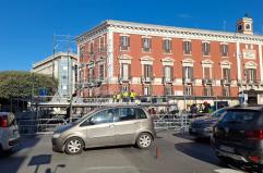Concerto di Capodanno a Bari, al lavoro in piazza Libert&agrave; per l'allestimento del palco FOTO