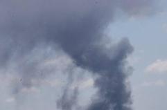 Taranto, ancora rifiuti di roghi: colonna di fumo visibile dalla citt&agrave;