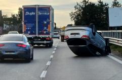 Bari, incidente sulla SS100: tre veicoli coinvolti e tre feriti. Traffico rallentato.
