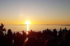 Armonia, il rito d&rsquo;inverno che accende la spiaggia di Porto Cesareo