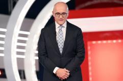 Dopo le accuse di Corona, Alfonso Signorini indagato per violenza sessuale ed estorsione