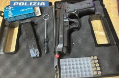 Lizzano, un altro &laquo;pistolero&raquo; di Capodanno va virale sui social: identificato 32enne