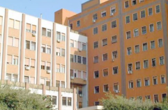 Taranto, suicida in ospedale dopo 13 ore di attesa: la Procura chiede il processo per quattro