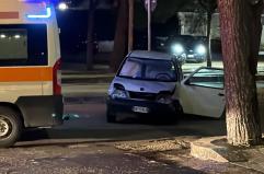 Lecce, auto si ribalta in viale Roma: muore 95enne alla guida, grave la moglie 90enne VIDEO