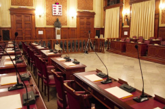 Decaro si porta i suoi e al Comune di Bari comincia il valzer di assessori e dirigenti nella giunta Leccese