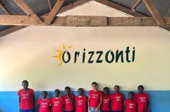 Dalla Puglia alla Tanzania, l'associazione Orizzonti porta banchi e un'incubatrice ai bimbi dell'Africa