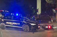 Incidente tra auto e moto a Bari in via Giulio Petroni: un ferito FOTO