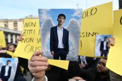 Ragazzo ucciso a La Spezia dal compagno di classe, Valditara: &laquo;Metal detector a scuola solo in caso di problemi di sicurezza&raquo;. Siete d'accordo?