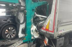 Tamponamento tra autocarro e camion in A13 nel Bolognese: morto 39enne di Galatina