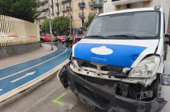 Foggia, scontro tra auto e furgone in viale Di Vittorio: morta una 77enne VIDEO