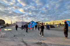 Vestas, la protesta al sito di Taranto: i lavoratori occupano le strade adiacenti la fabbrica