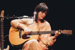 NON TOCCARE Erica Mou