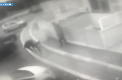 Lecce, 86enne non cede denaro e viene aggredito in strada: arrestato un 41enne VIDEO