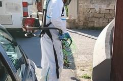 Bari, al via il nuovo servizio di diserbamento Amiu: interventi potenziati e mappa online per i cittadini