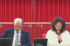 Regione Puglia, al via il primo Consiglio. L'abbraccio tra Decaro e Lobuono, il giuramento LA DIRETTA