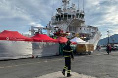 Taranto, attraccata al porto la nave Ong Solidaire: a bordo 21 migranti soccorsi in mare