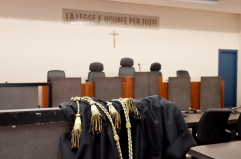 Taranto, segregata in un casolare perch&eacute; rifiutava di prostituirsi: 19enne gambiano a processo