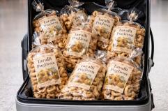 Da Bari alla Sicilia, alt ai taralli in cabina: &laquo;Io costretta a pagare 46 euro per un sacchetto in aereo&raquo;