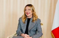 Da Tokio agli Usa fino a Roma, a volte la democrazia vive in bilico sul filo del rasoio