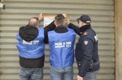 Ferimenti e minacce ai residenti: ecco lo scenario che ha portato al sequestro temporaneo di 5 locali