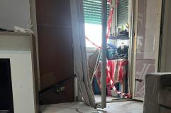 Brindisi, crolla parete in una casa popolare abitata da una famiglia di 7 persone: ferito il padre 47enne