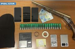 Torre Vado, spacciatore scambia dei poliziotti per clienti: arrestati 33enne e una 26enne