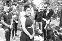 I Julie&rsquo;s Haircut in&nbsp;concerto a Bari: &laquo;Radiance Opposition&raquo; e l&rsquo;arte di unire gli opposti tra psichedelia, minimalismo ed elettronica