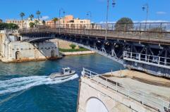 Taranto, la &laquo;grande fuga&raquo;: 37mila partiti in 15 anni, ecco dove vanno