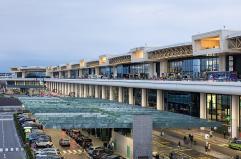 Iran: atterrato a Malpensa il volo con 200 studenti bloccati a Dubai, molti sono pugliesi