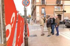 Taranto, i lavoratori ex Isolaverde tornano in presidio: in 70 ancora senza reddito