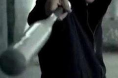 Aggrediti a colpi di mazza da baseball sulla statale tra Lecce e Gallipoli: tre feriti