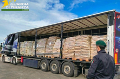 Gdf, maxi sequestro di pellet contraffatto tra Lecce e Reggio Calabria: denunciati due imprenditori