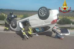 Incidente nel Brindisino sulla Ss 613 dir. Nord, altezza bosco del Compare: due auto coinvolte FOTO