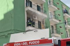 Martina Franca, scoppia l'incendio in un appartamento: intossicato un uomo