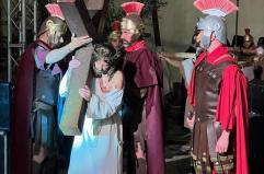 Tra fede e tradizione: a Torre Santa Susanna e Mesagne rivive la Passione di Cristo