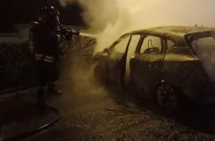 Scorrano, in fiamme auto di un'infermiera nella notte: l'ipotesi &egrave; di un'azione dolosa