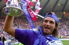 Lorenzo Amoruso e il Bari: &laquo;Non mi sento particolarmente ottimista. Per salvarsi occorrerebbe dotarsi di un&rsquo;anima&raquo;