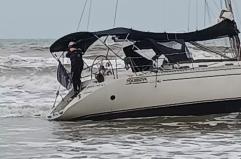 Emergenza maltempo nel Foggiano: velista salvato dalla Guardia Costiera in mare