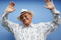 Renzo Arbore: &laquo;La Tv &egrave; in difficolt&agrave;, torniamo al variet&agrave; guardando ai social&raquo;