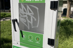 Vandali in azione a Barletta, rubato il defibrillatore in piazza Federico di Svevia