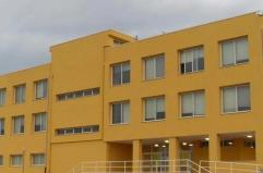 Manfredonia, entra in una scuola per incontrare un'amica e d&agrave; un pugno a un collaboratore: denunciato