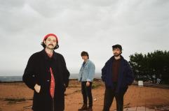 &laquo;The Monster&raquo;, il ritorno dei Moustache Prawn &egrave; una nuova rinascita tra intimit&agrave; acustica e identit&agrave; ritrovata