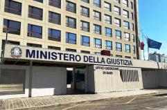 Bari, patteggiano quattro dentisti evasori: &laquo;Hanno venduto case e imbarcazioni per pagare il Fisco&raquo;