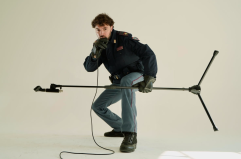 L'agente-rapper Revman a Roma per l&rsquo;anniversario della Polizia di Stato: la musica incontra i giovani in Piazza del Popolo