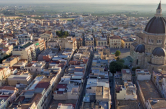 Cerignola, rapinatori sparano in aria dopo colpo in negozio